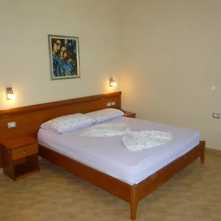 Pavaresia 4*